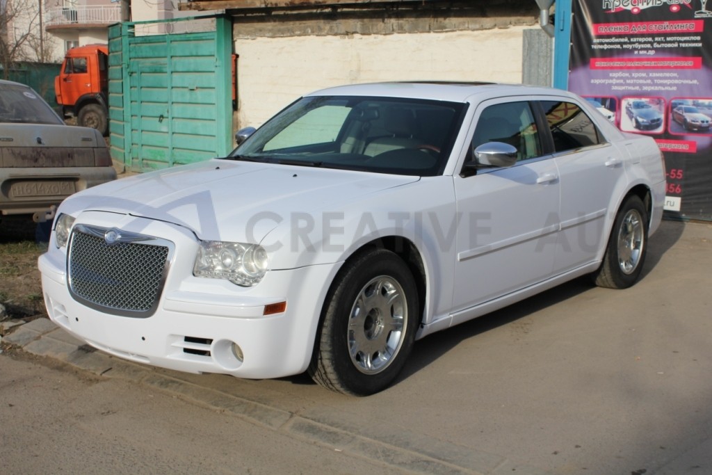Белый глянец Chrysler 300C