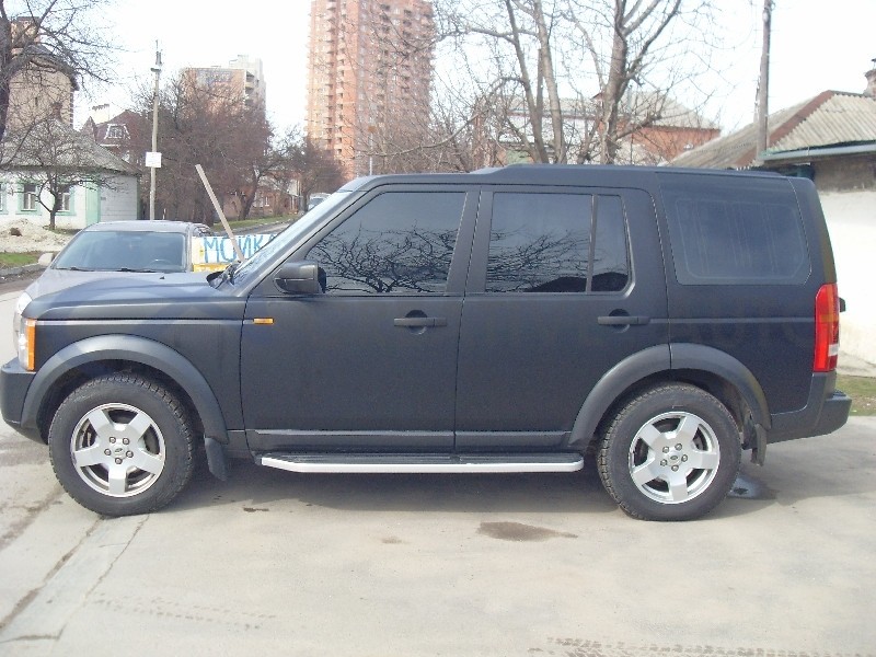 Черный мат и карбон Land Rover Discovery