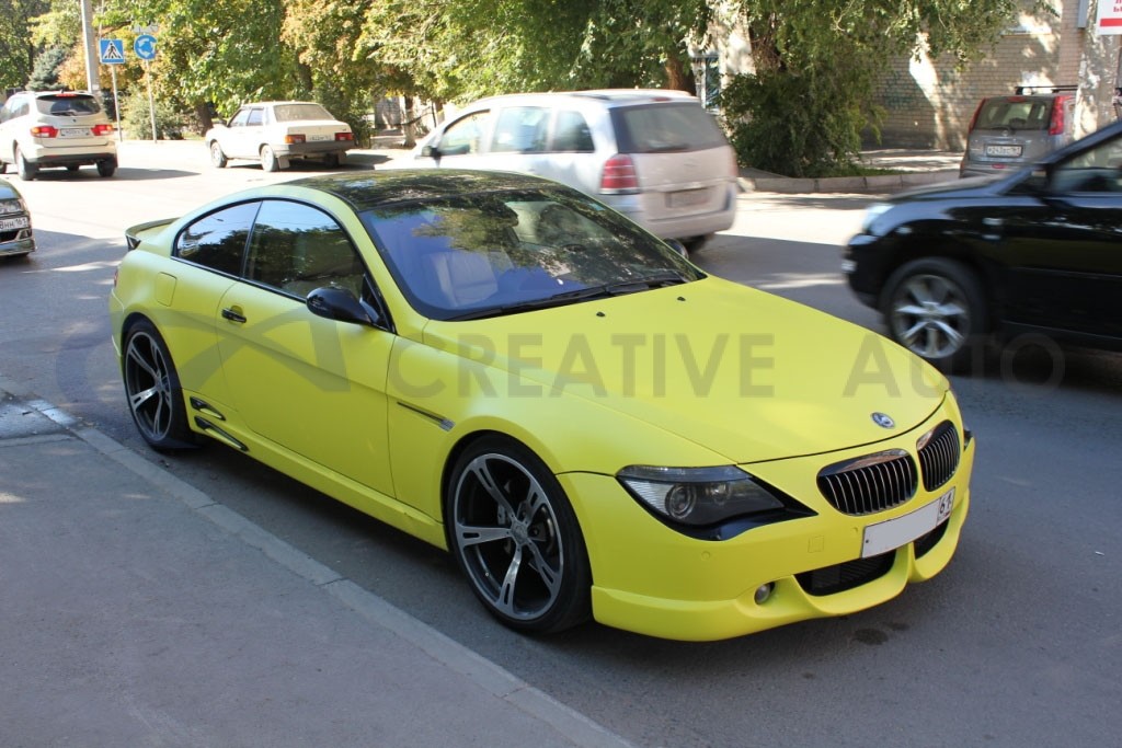 Желтый мат BMW 645